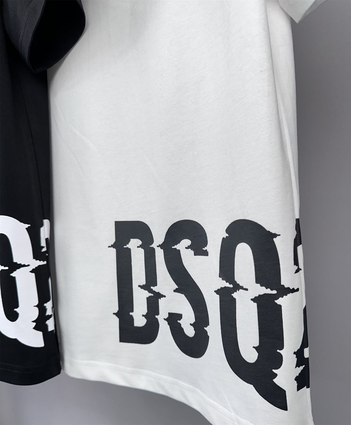 Dsquared2 T Cămașă Dt013 - prezentare produs