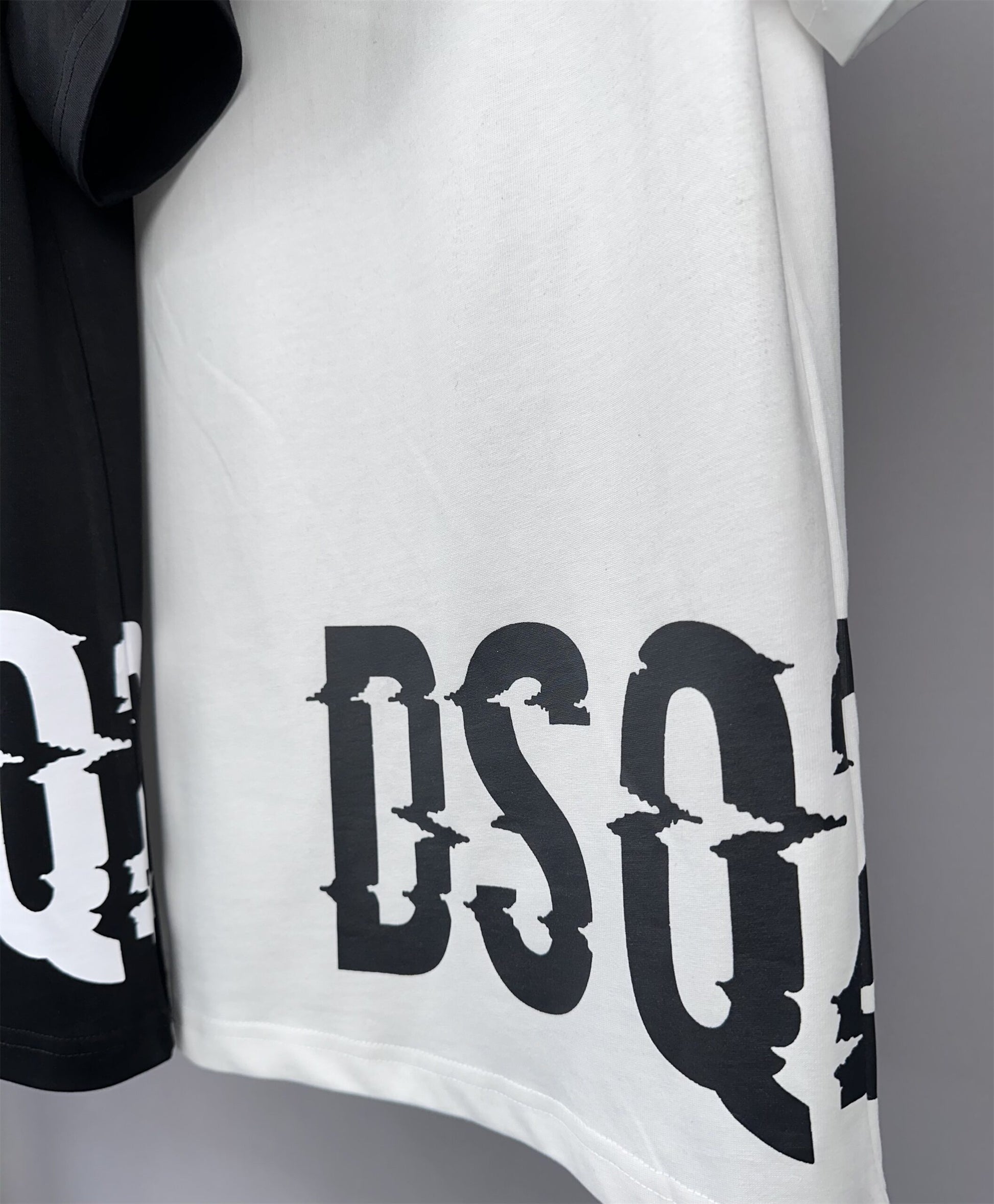 Dsquared2 T Cămașă Dt013 - prezentare produs