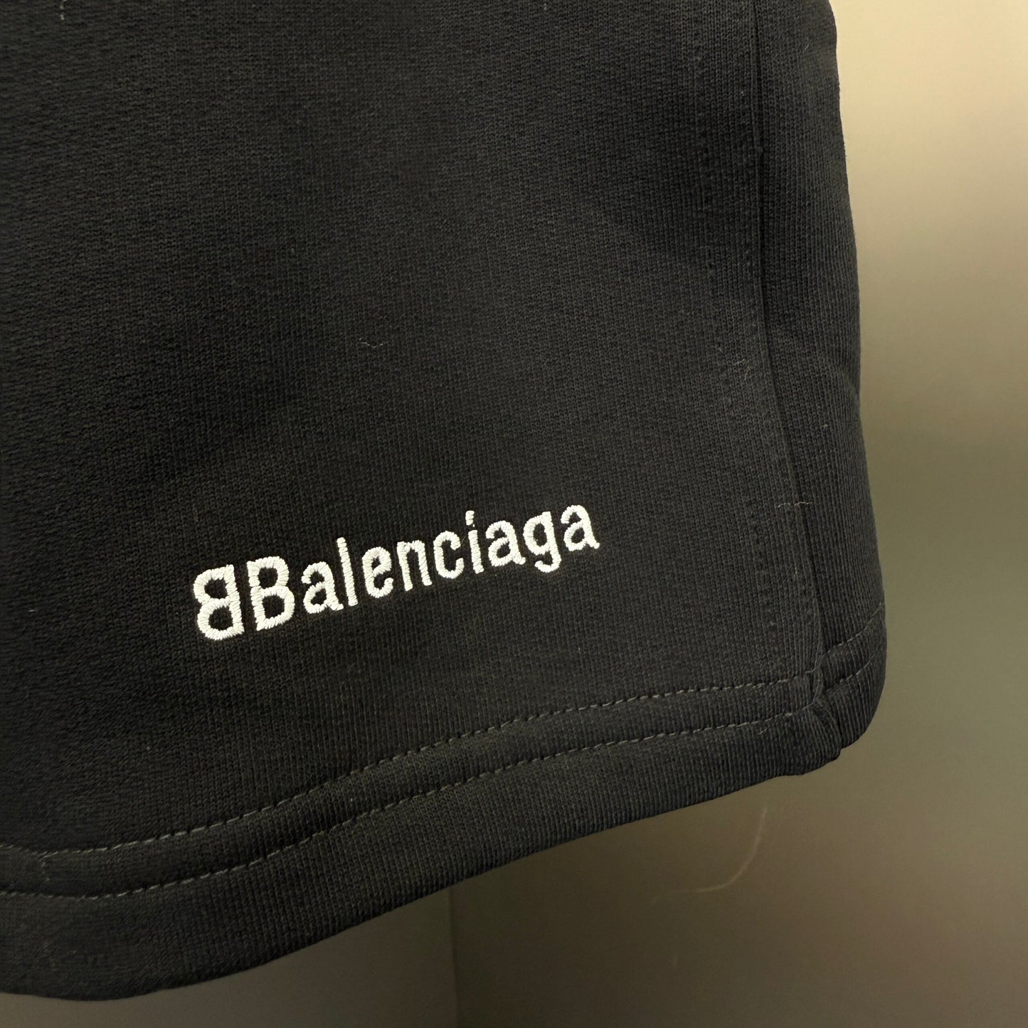 Balenciaga T Cămașă Exclusive - prezentare produs