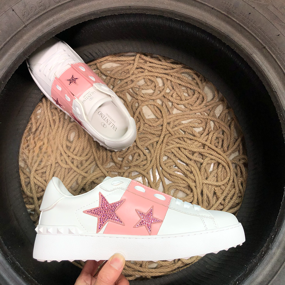 Valentino Rockstud Deschis Roz Stars - prezentare produs