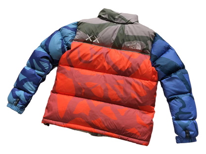 The North Face X Kaws Geacă - prezentare produs