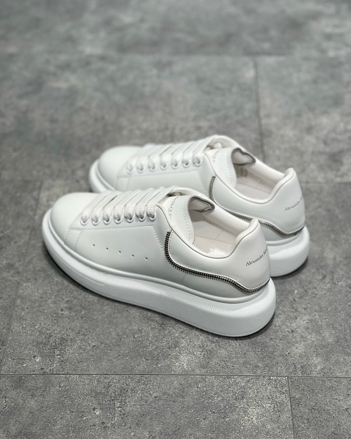 Alexander McQueen Alb Zip Pantofi sport - prezentare produs