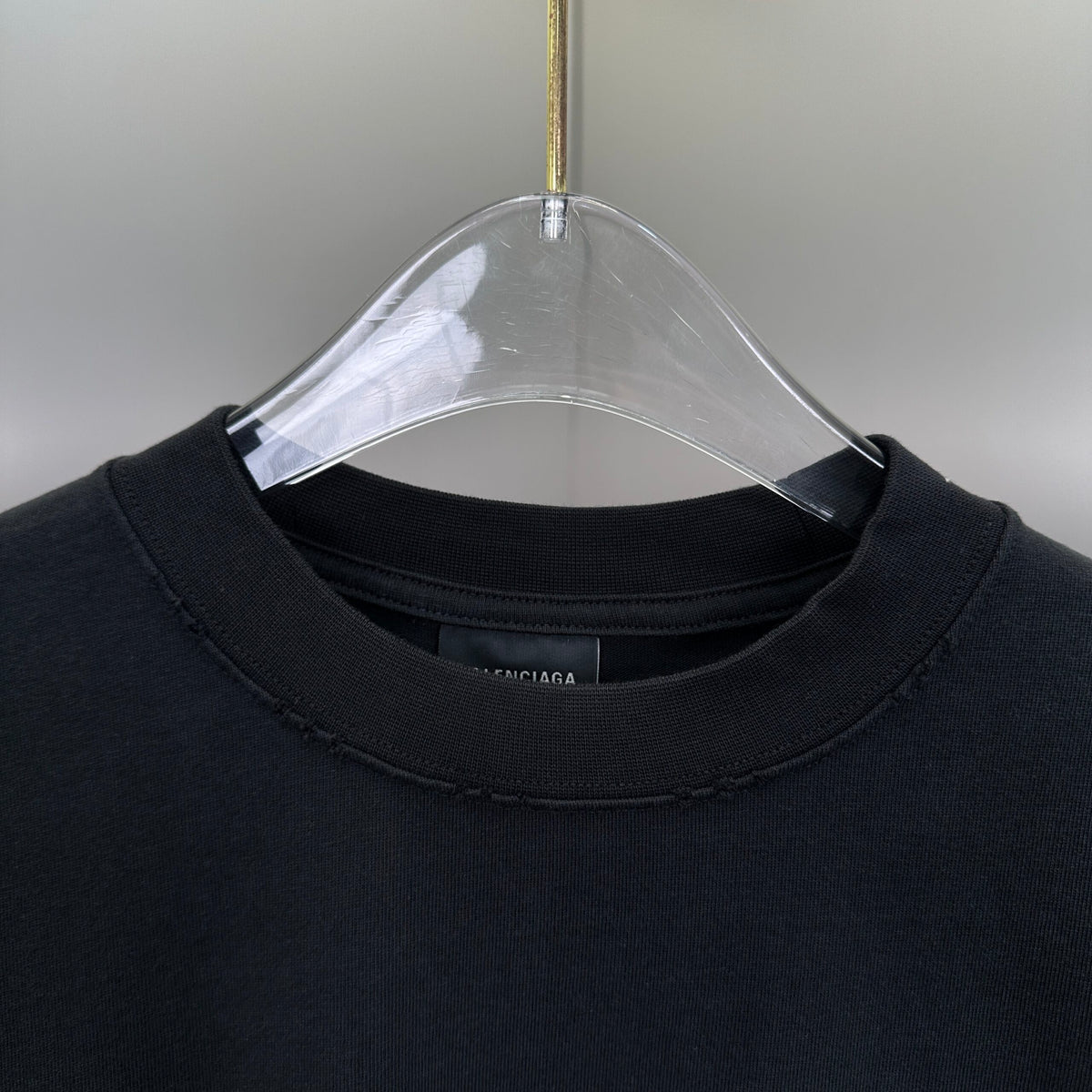 Balenciaga T Cămașă Exclusive - prezentare produs