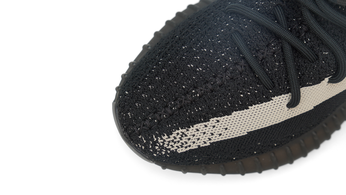 Adidas Yeezy Yeezy 350 V2 Oreo - prezentare produs