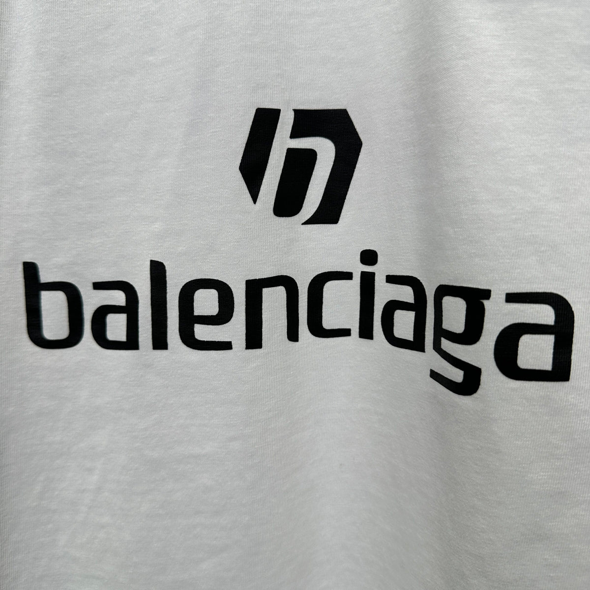 Balenciaga T Cămașă Exclusive - prezentare produs