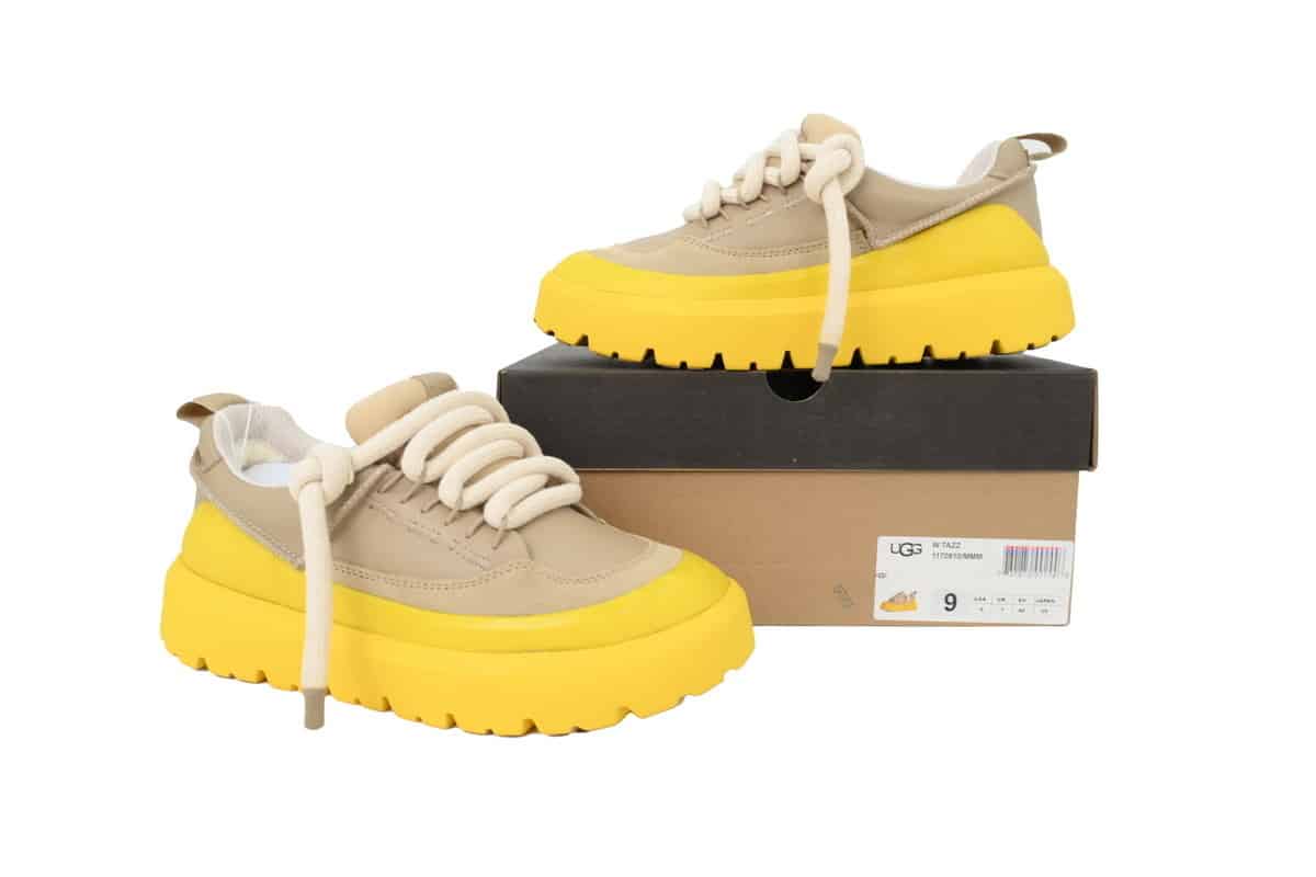 UGG Clasic Hybrid Ghete - prezentare produs
