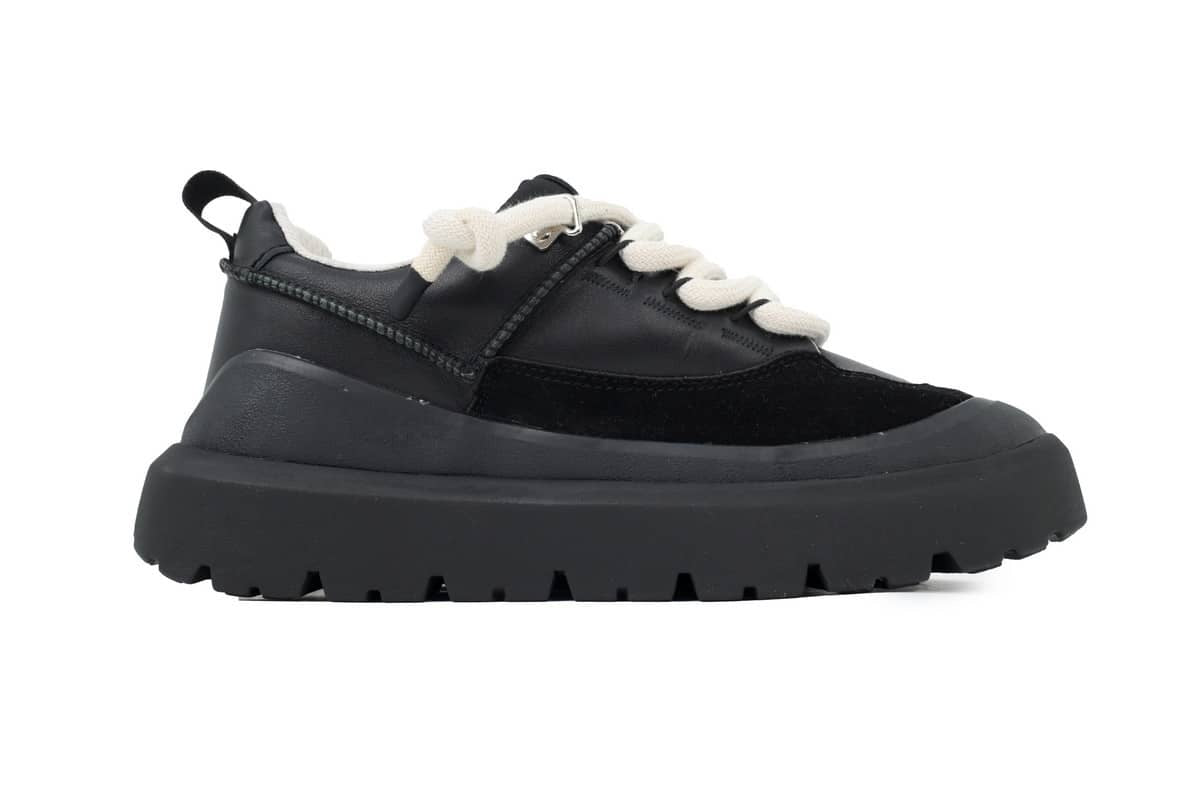 UGG Clasic Hybrid - prezentare produs
