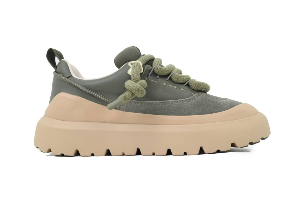 UGG Clasic Hybrid - prezentare produs
