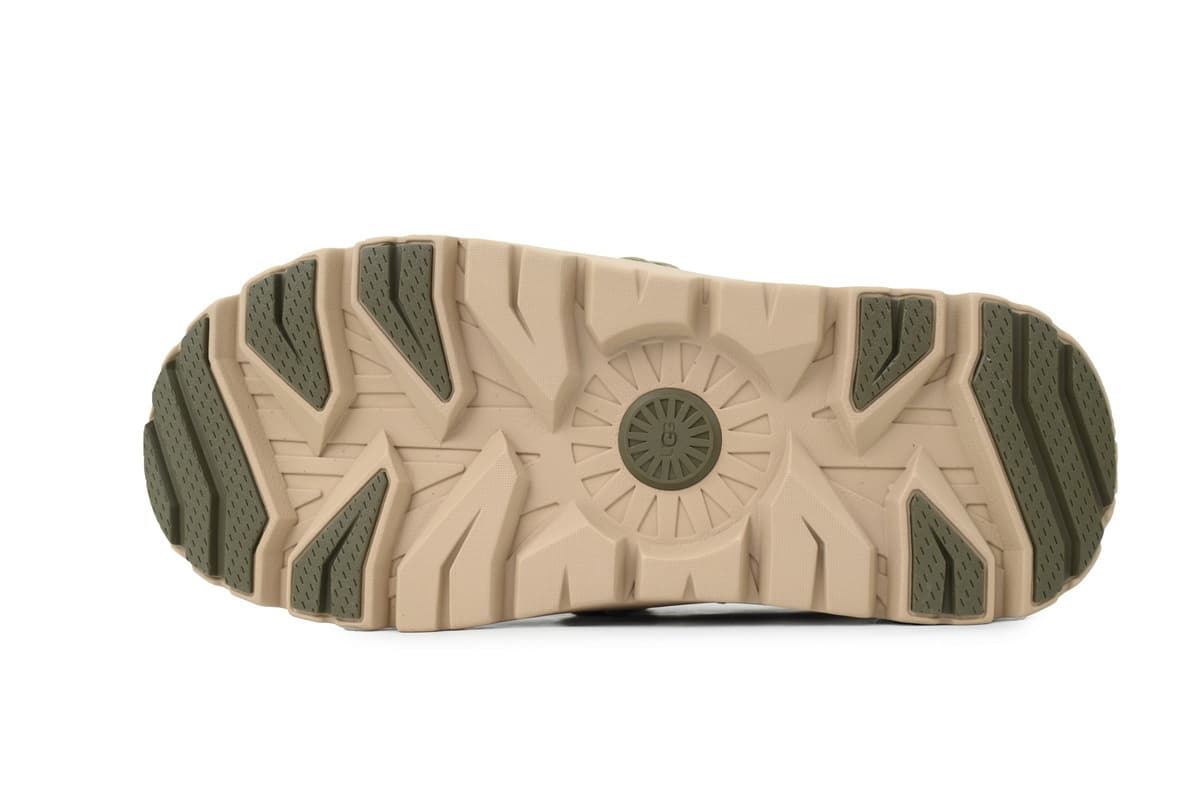 UGG Clasic Hybrid Ghete - prezentare produs
