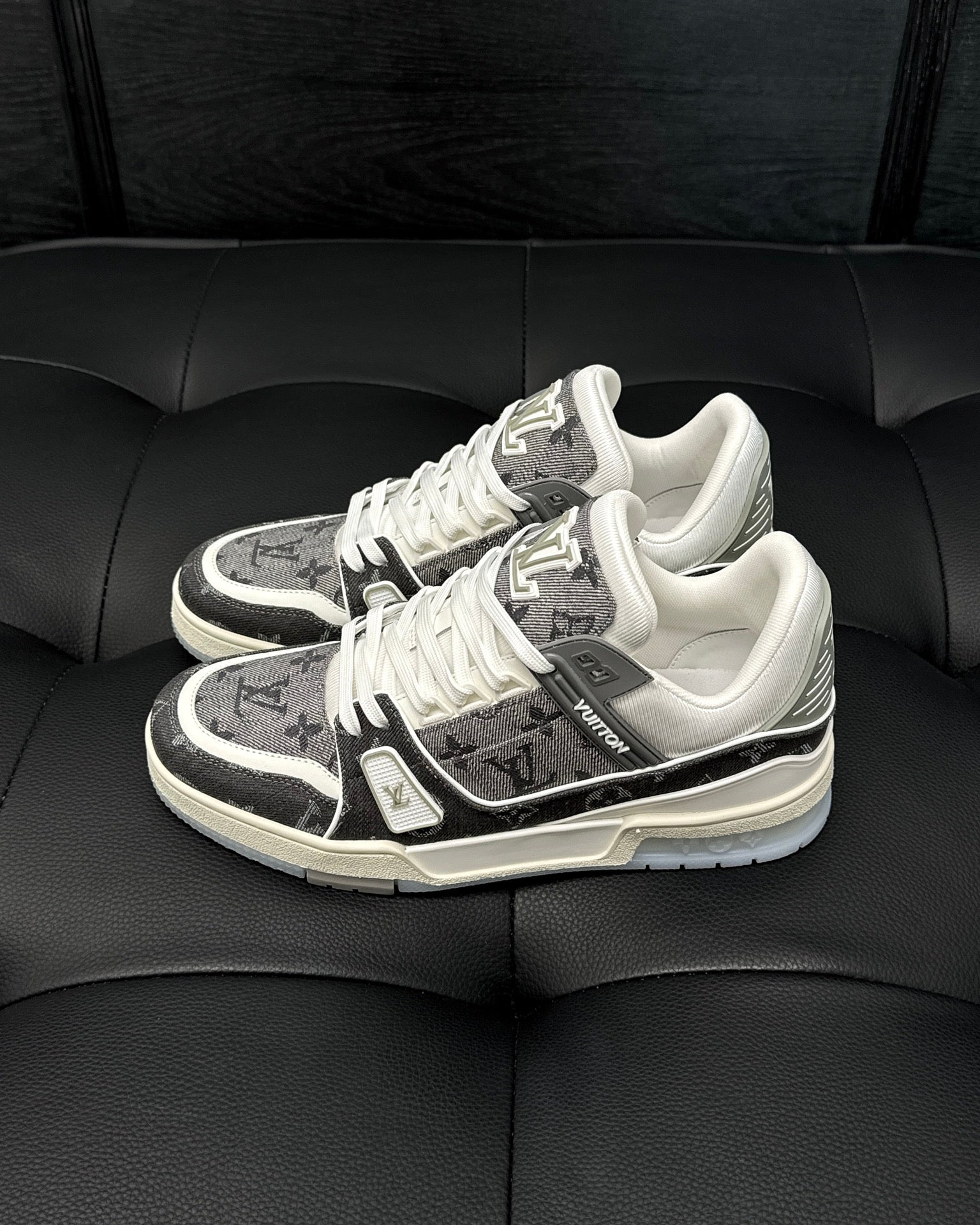 Louis Vuitton LV 600a Gri Pattern Pantofi sport - prezentare produs