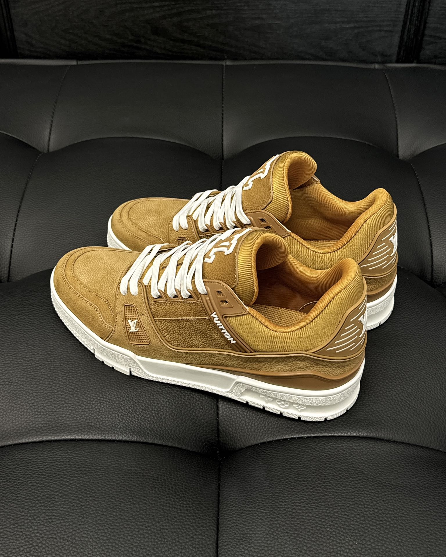 Louis Vuitton LV 600a Maro Pantofi sport - prezentare produs