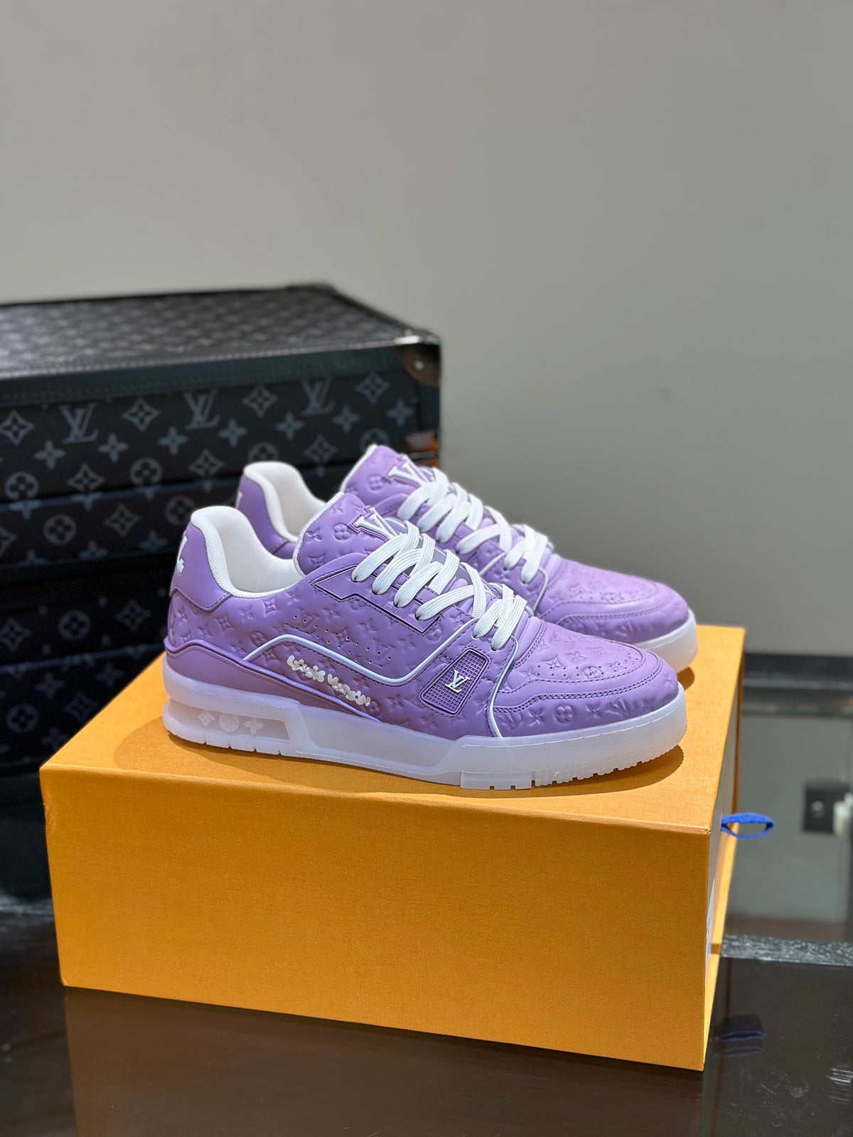 Louis Vuitton LV 600a Violet - prezentare produs