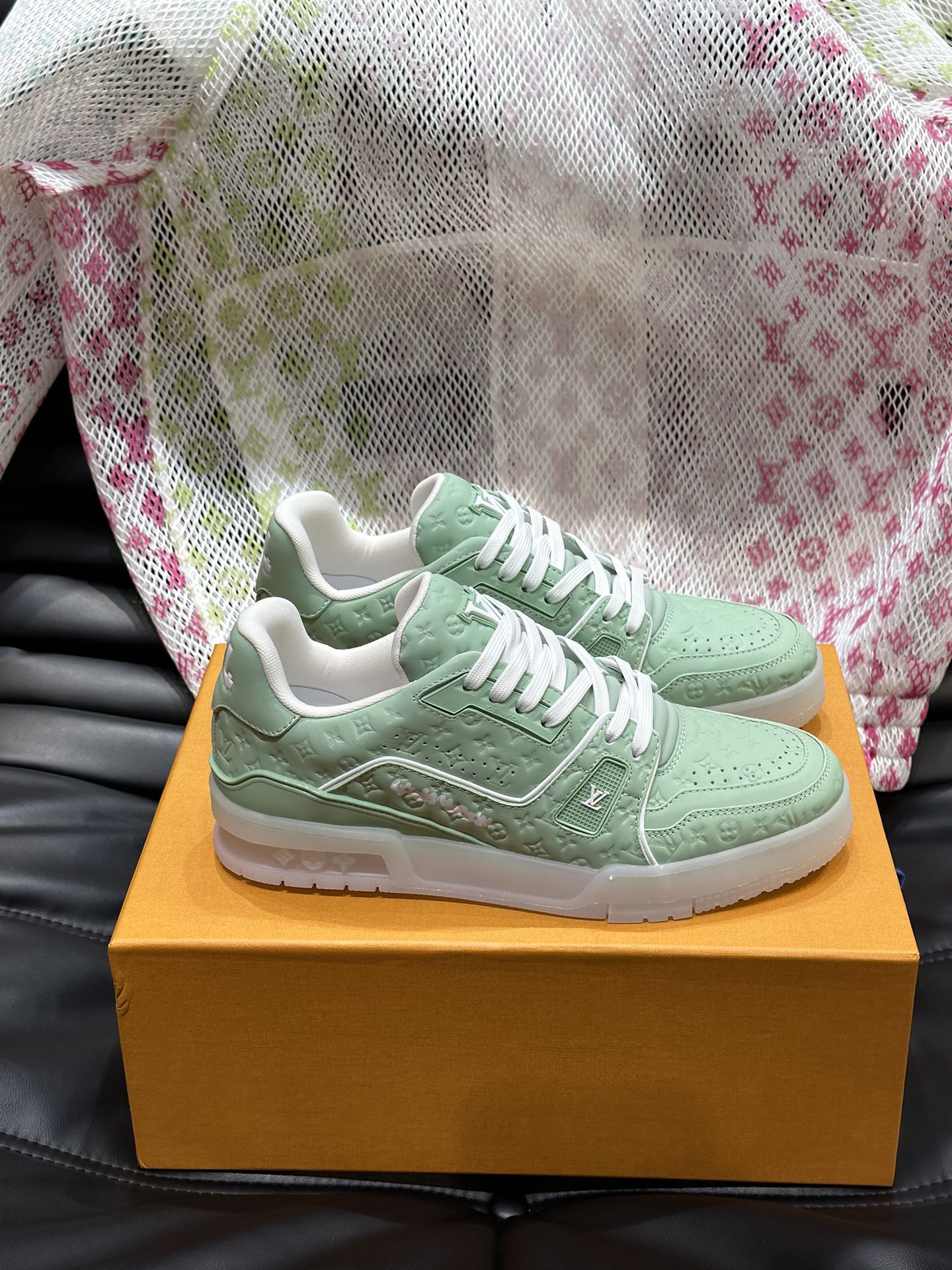 Louis Vuitton LV 600a Verde - prezentare produs