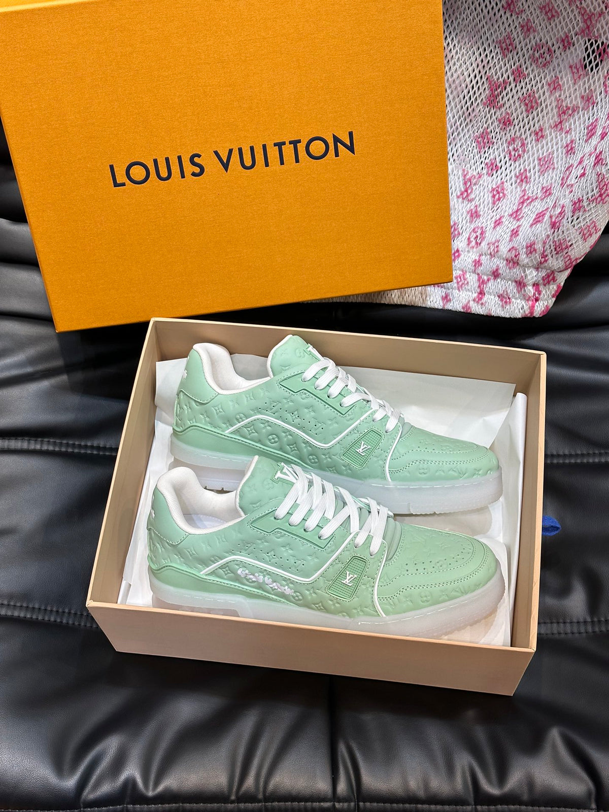 Louis Vuitton LV 600a Verde - prezentare produs