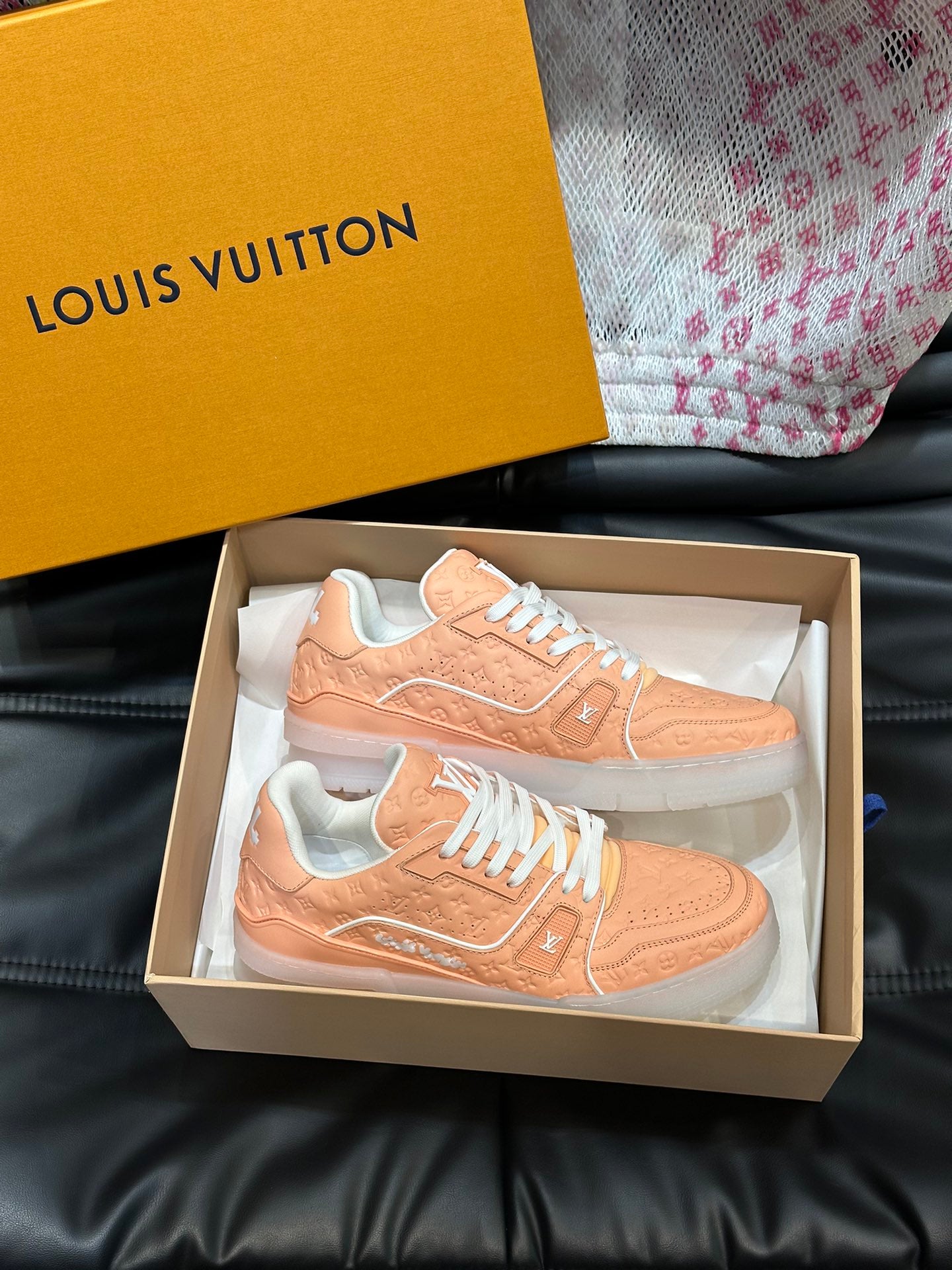 Louis Vuitton LV 600a Portocaliu - prezentare produs
