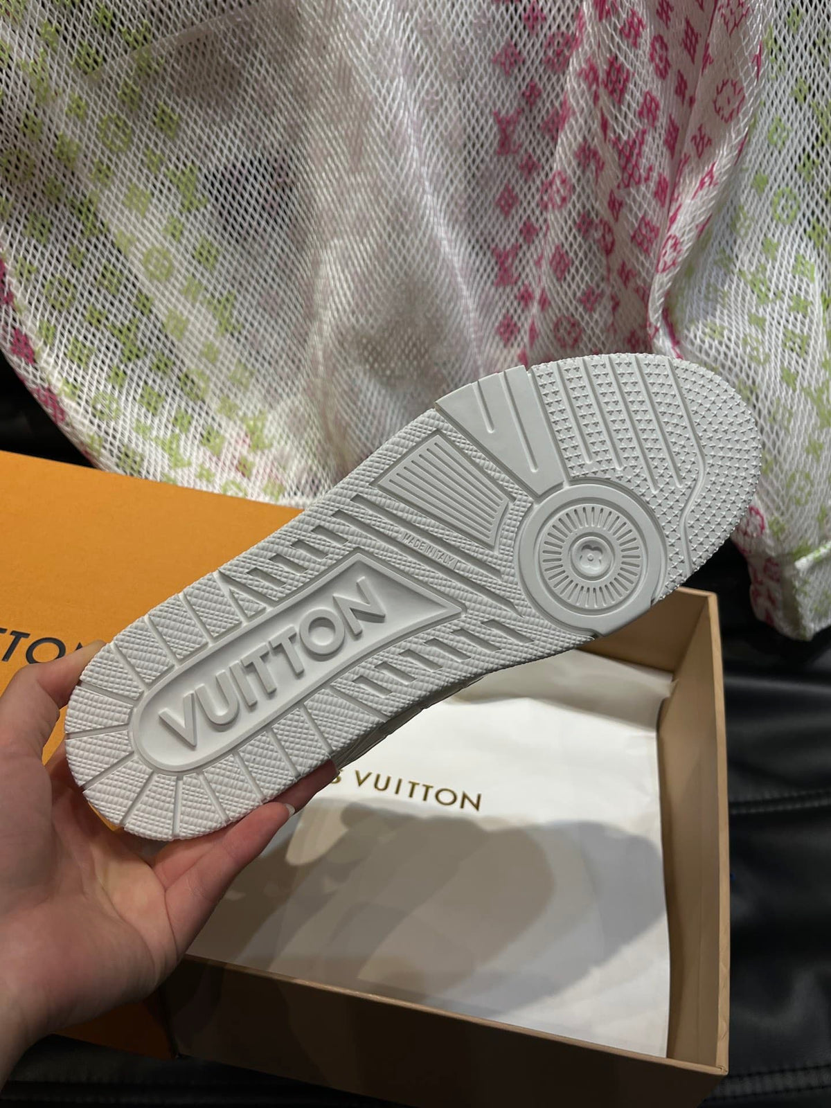 Louis Vuitton LV 600a Gri Pantofi sport - prezentare produs