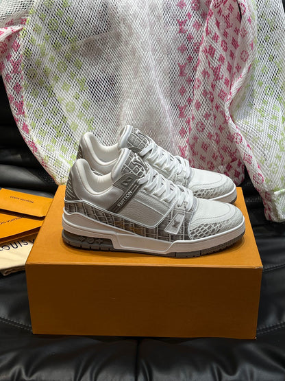 Louis Vuitton LV 600a Gri - prezentare produs