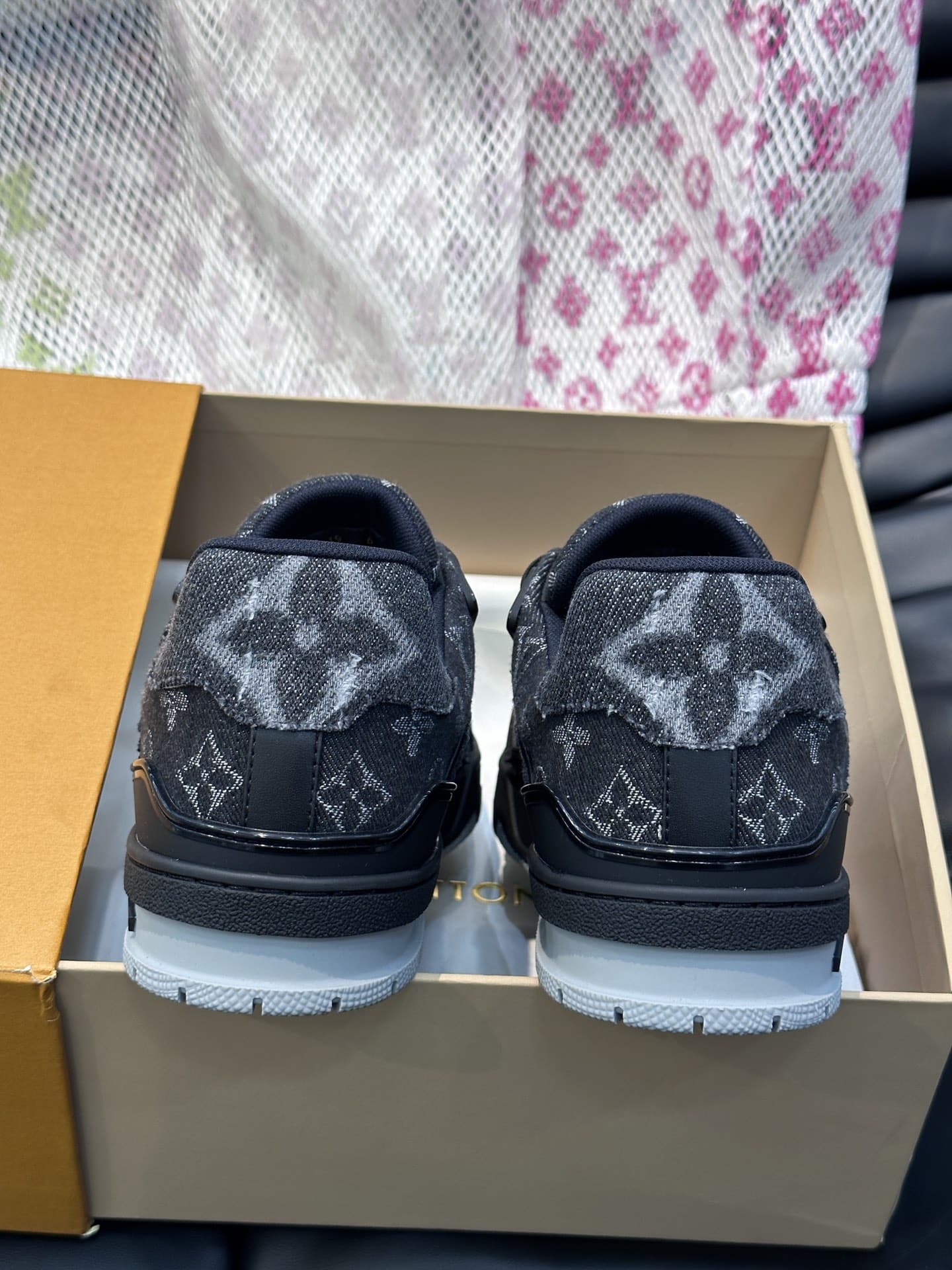 Louis Vuitton LV 600a Negru Pattern Pantofi sport - prezentare produs