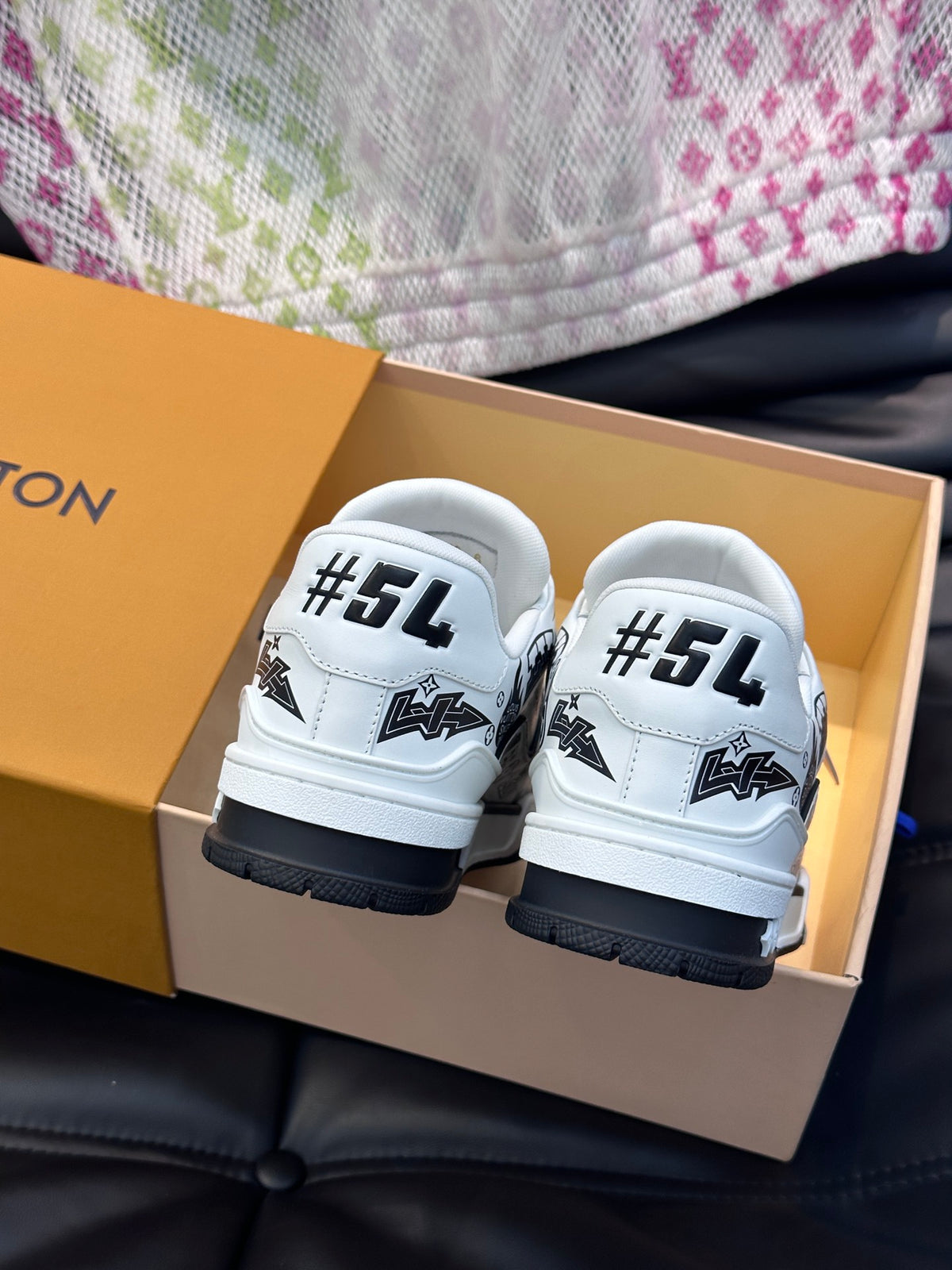 Louis Vuitton LV 600a Alb Negru Pantofi sport - prezentare produs