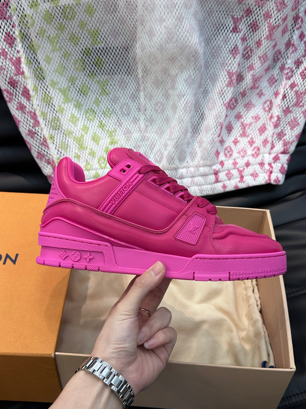 Louis Vuitton LV 600a Roz Pantofi sport - prezentare produs