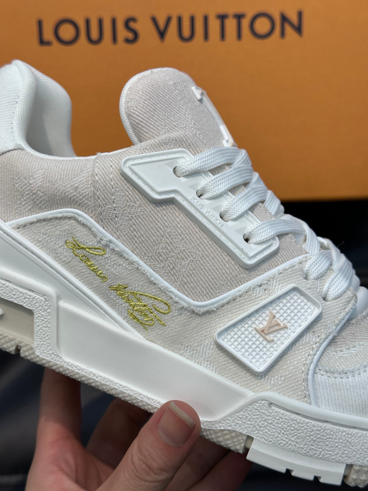 Louis Vuitton LV 600a Crem Pânză Pantofi sport - prezentare produs