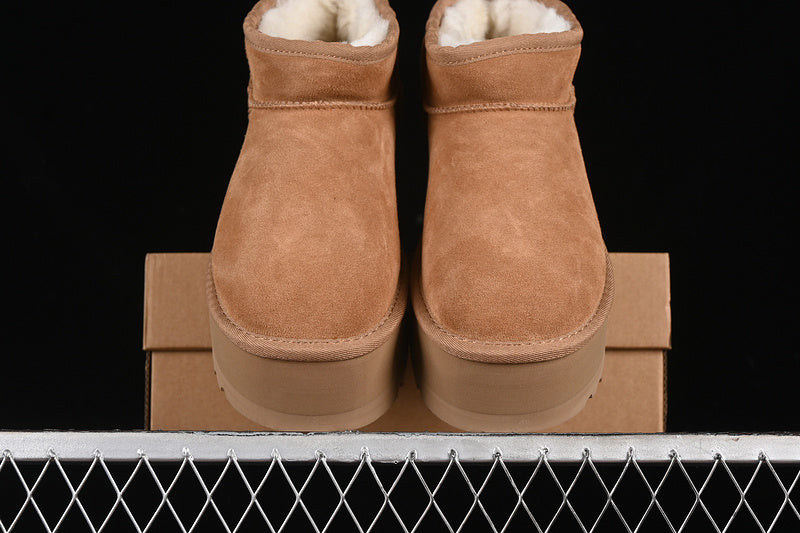 UGG Dakota 8cm Ghete - prezentare produs