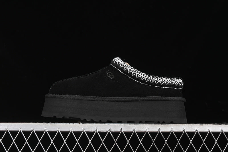 UGG Tazz Negru - prezentare produs