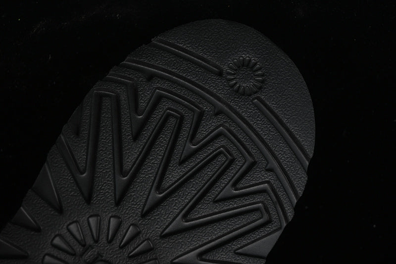 UGG Tazz Negru Ghete - prezentare produs