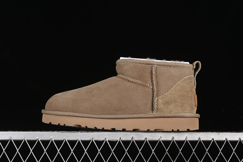 UGG Clasic Mini Maro - prezentare produs