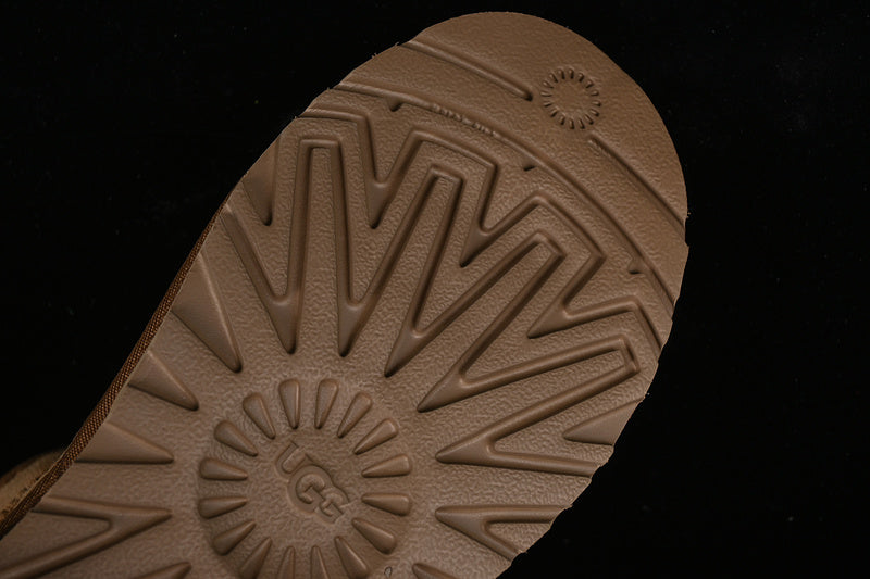 UGG Clasic Mini Light Maro Ghete - prezentare produs