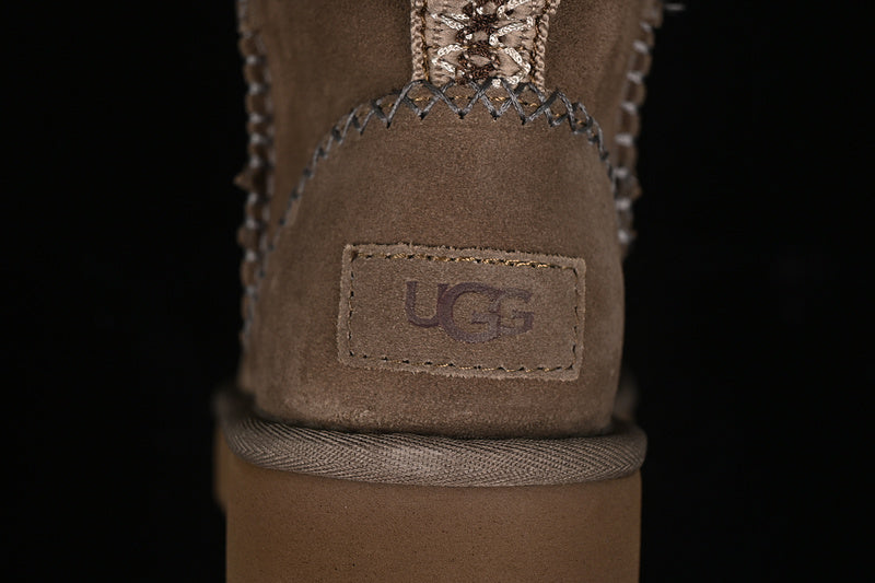 UGG Alpine Dark Maro Ghete - prezentare produs