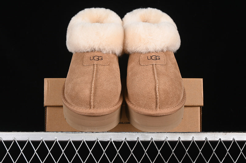 UGG Clasic Short - prezentare produs