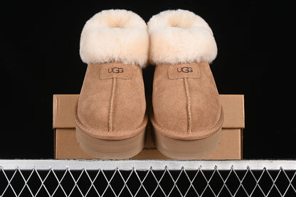 UGG Clasic Short - prezentare produs