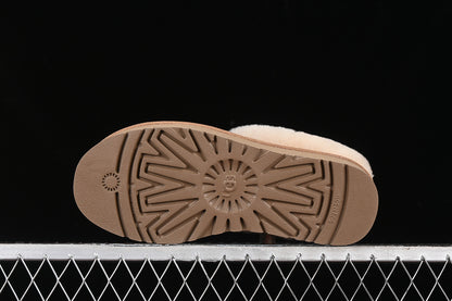 UGG Clasic Short Ghete - prezentare produs