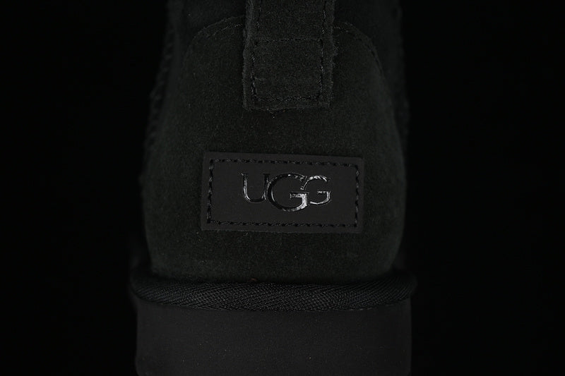 UGG Clasic Mini Negru Ghete - prezentare produs