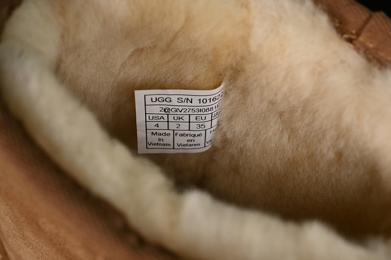 UGG Clasic Ghete - prezentare produs