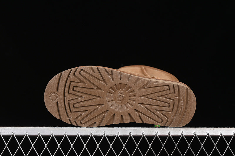 UGG Clasic Ghete - prezentare produs