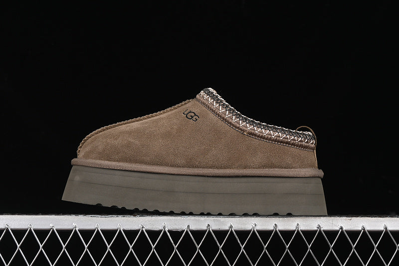 UGG Închis Maro - prezentare produs