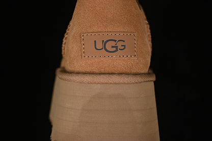 UGG Dakota 8cm Ghete - prezentare produs