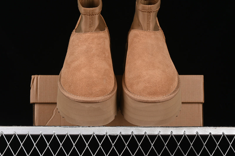 UGG Dakota 8cm - prezentare produs
