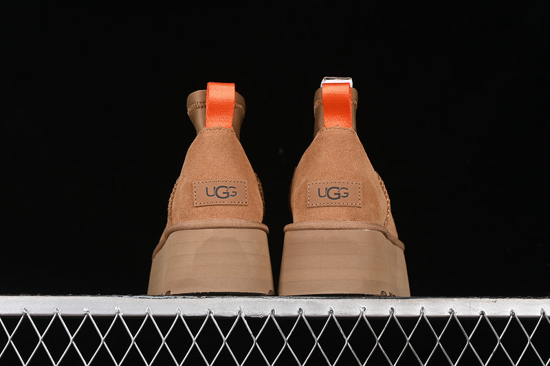 UGG Dakota 8cm Ghete - prezentare produs