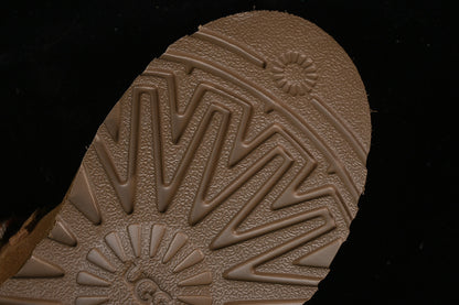UGG Mini Maro Ll Ghete - prezentare produs
