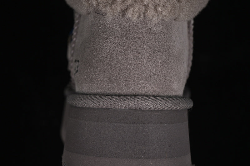 UGG Mini Dark Maro Ll Ghete - prezentare produs