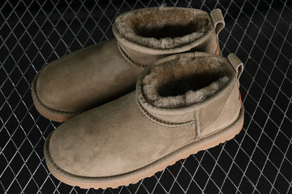 UGG Clasic - prezentare produs