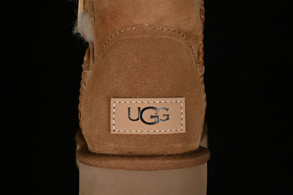 UGG Bailey Button Ghete - prezentare produs
