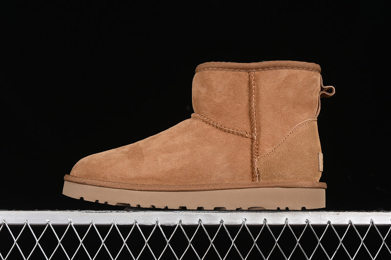UGG Clasic M01 - prezentare produs