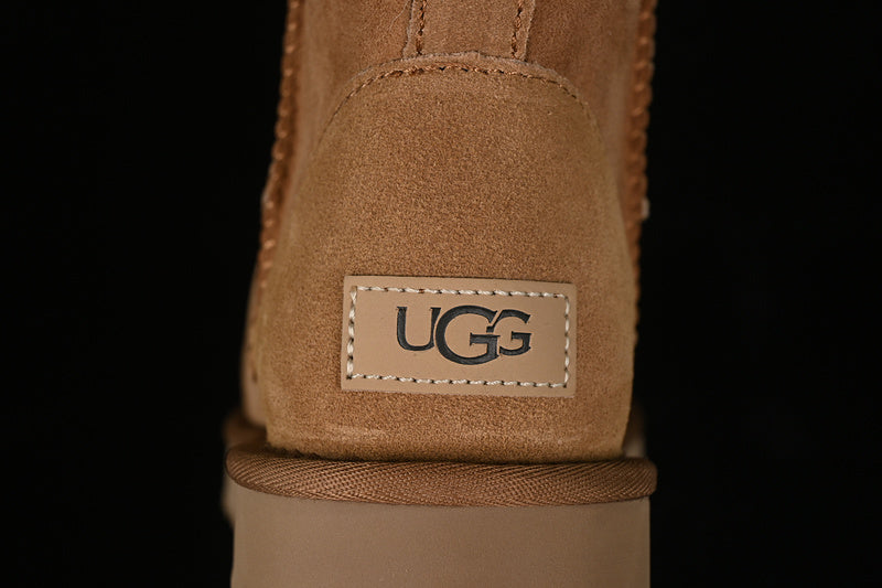 UGG Clasic M01 Ghete - prezentare produs