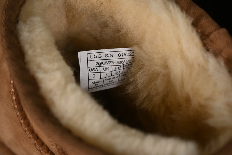 UGG Clasic M01 - prezentare produs