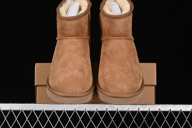UGG Clasic M01 Ghete - prezentare produs