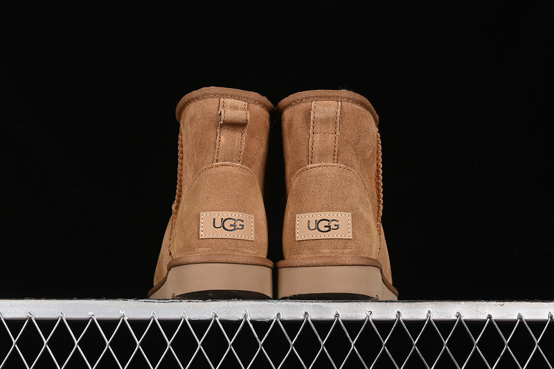 UGG Clasic M01 Ghete - prezentare produs